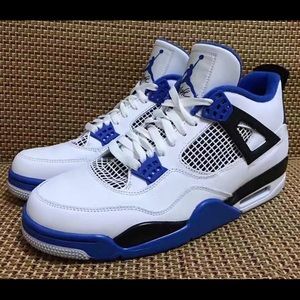 4 retro basketball sneakers
